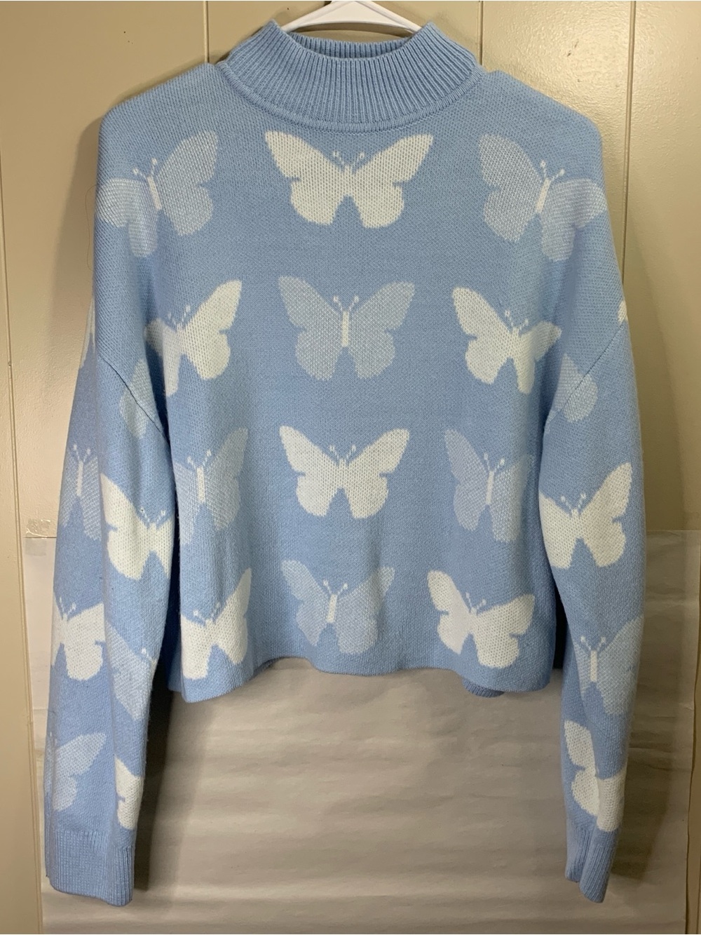 Women’s H&M Divided light Blue Butterfly Mock Neck cropped Sweater S